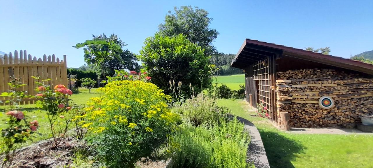 Ferienwohnung Eichkatzel Zell Bagian luar foto